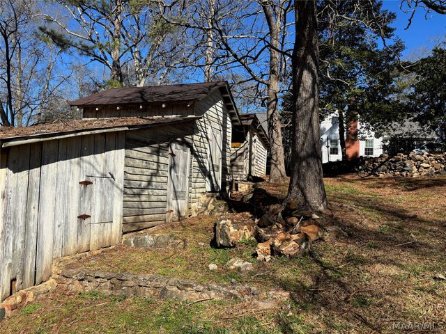 176 County Road 510 ., Verbena, AL 36091