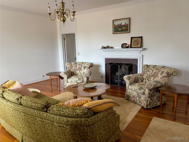 176 County Road 510 ., Verbena, AL 36091