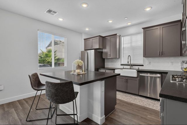 4025 Backwater Cove Cir, Roseville, CA 95747