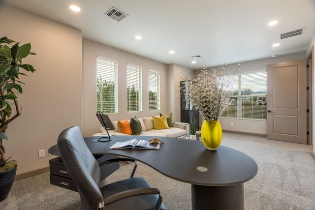 228 Lavender Place NW, Albuquerque, NM 87113