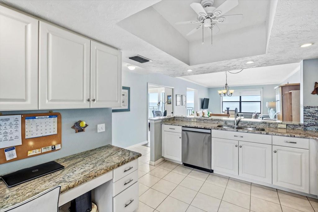Image 12 of property listing at 6470 MOURNING DOVE DRIVE 401, Bradenton, FL 34210