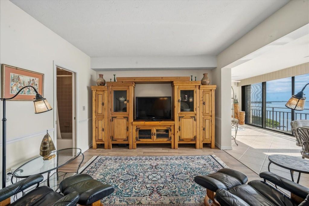 Image 15 of property listing at 6470 MOURNING DOVE DRIVE 401, Bradenton, FL 34210