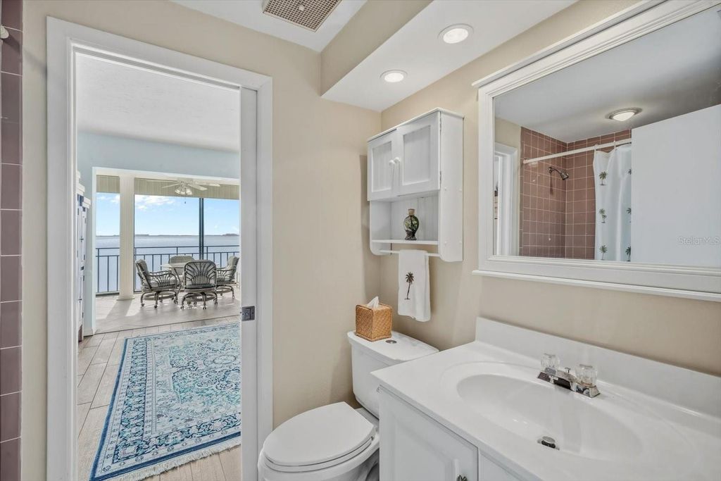 Image 16 of property listing at 6470 MOURNING DOVE DRIVE 401, Bradenton, FL 34210