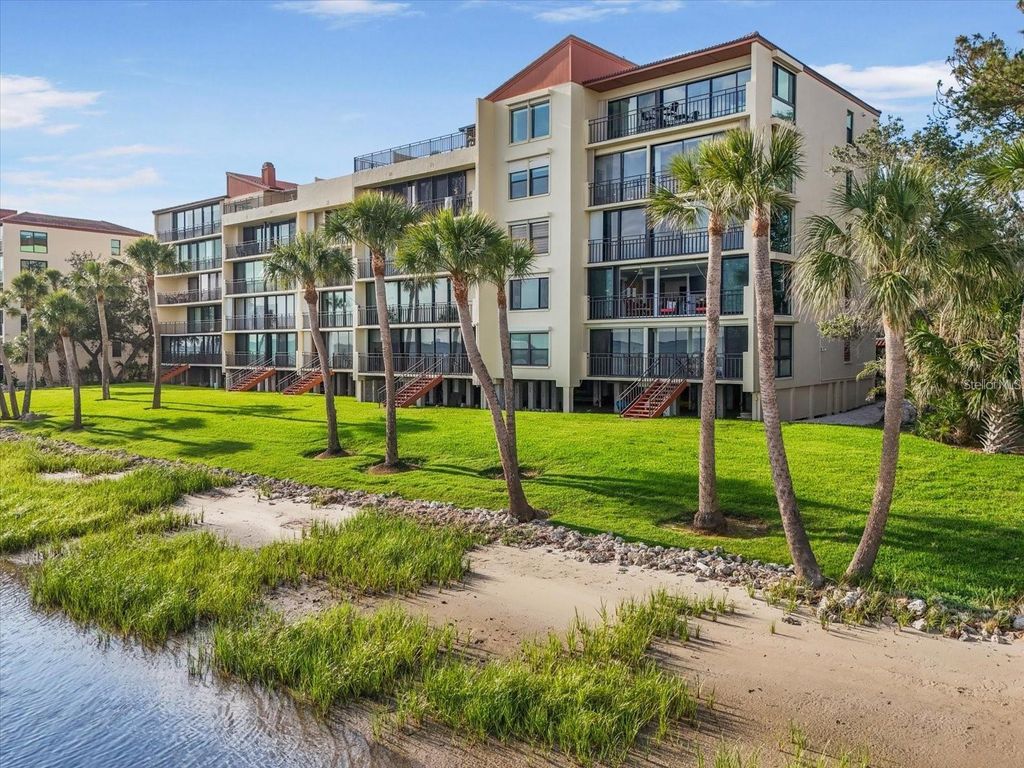 Image 38 of property listing at 6470 MOURNING DOVE DRIVE 401, Bradenton, FL 34210