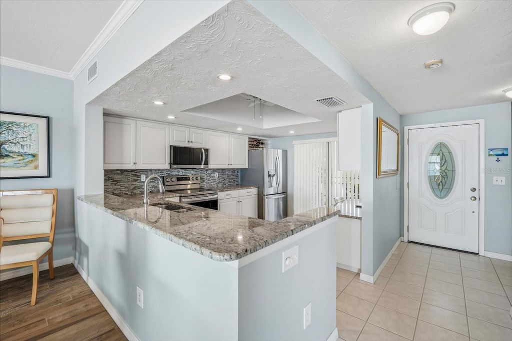 Image 8 of property listing at 6470 MOURNING DOVE DRIVE 401, Bradenton, FL 34210