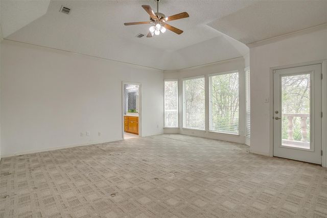 1002 Loch Lomond Drive, Arlington, TX 76012
