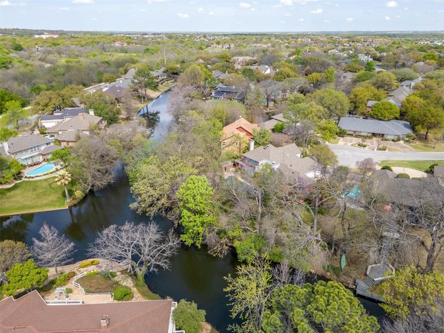 1002 Loch Lomond Drive, Arlington, TX 76012
