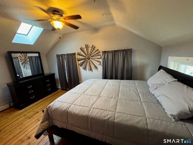 122 Broadway, Norwich, CT 06360