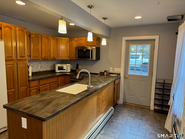 122 Broadway, Norwich, CT 06360