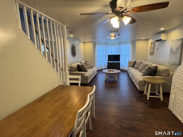122 Broadway, Norwich, CT 06360