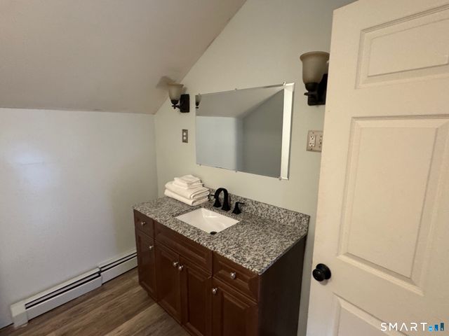 122 Broadway, Norwich, CT 06360