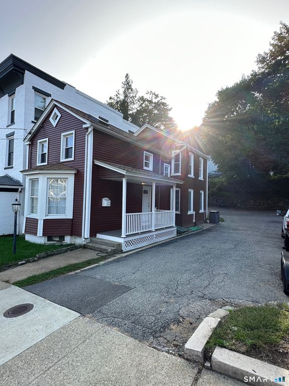 122 Broadway, Norwich, CT 06360