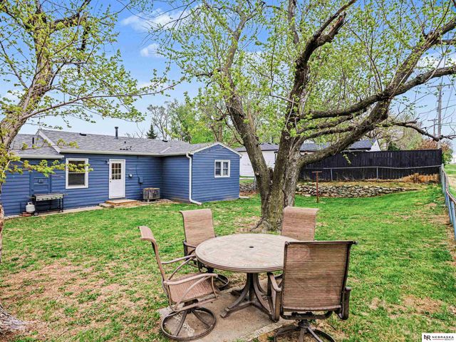 7104 South 71st Avenue, La Vista, NE 68128
