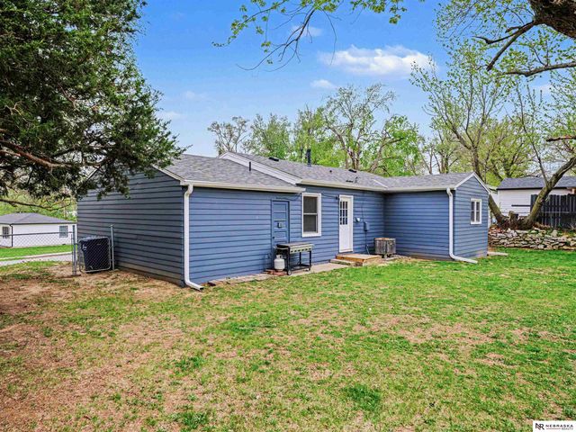 7104 South 71st Avenue, La Vista, NE 68128