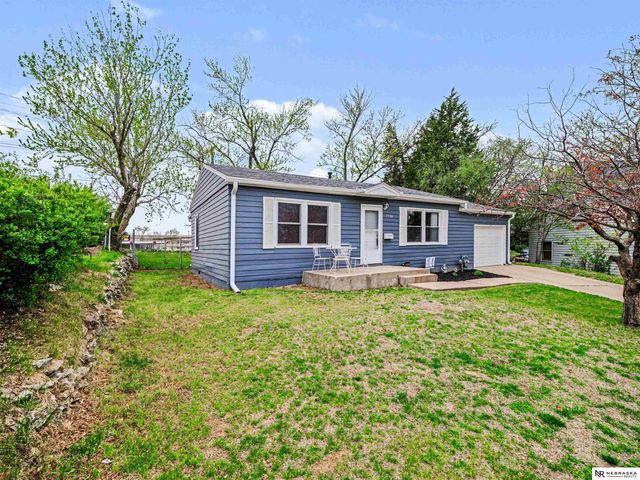 7104 South 71st Avenue, La Vista, NE 68128