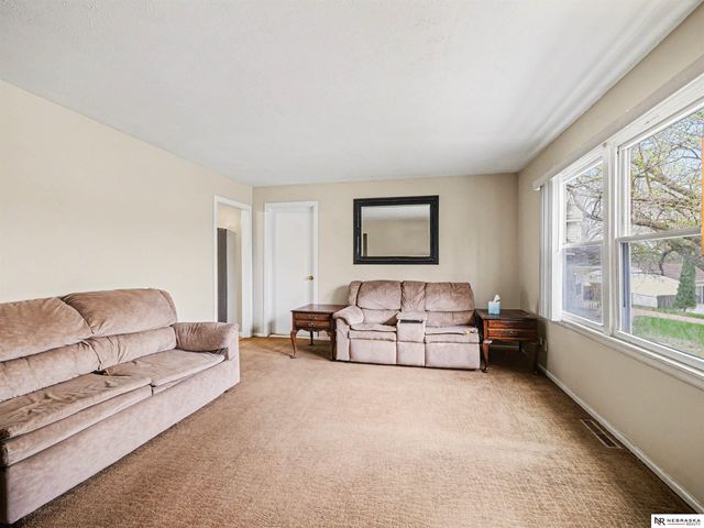 7104 South 71st Avenue, La Vista, NE 68128