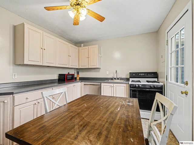 7104 South 71st Avenue, La Vista, NE 68128