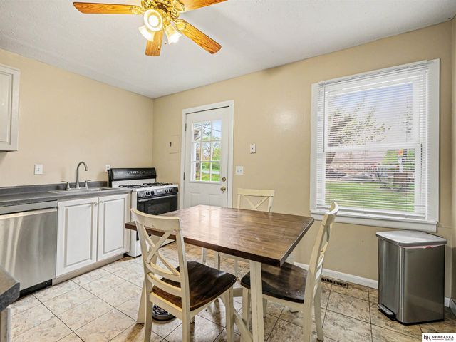 7104 South 71st Avenue, La Vista, NE 68128