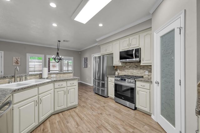 13422 Hidden Valley Drive, Montgomery, TX 77356
