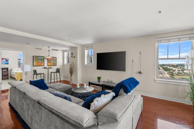 525 W Lafayette Boulevard 11B, Detroit, MI 48226