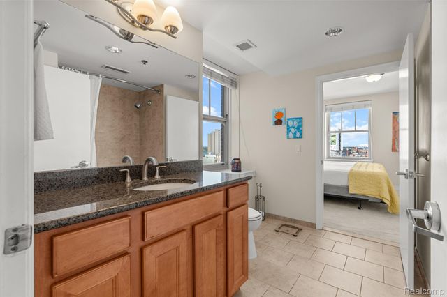 525 W Lafayette Boulevard 11B, Detroit, MI 48226