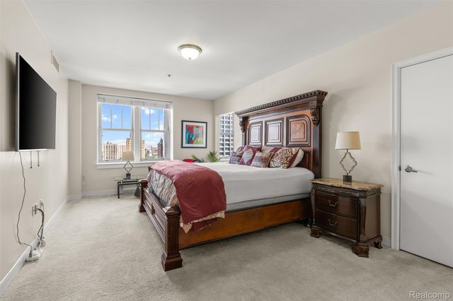 525 W Lafayette Boulevard 11B, Detroit, MI 48226