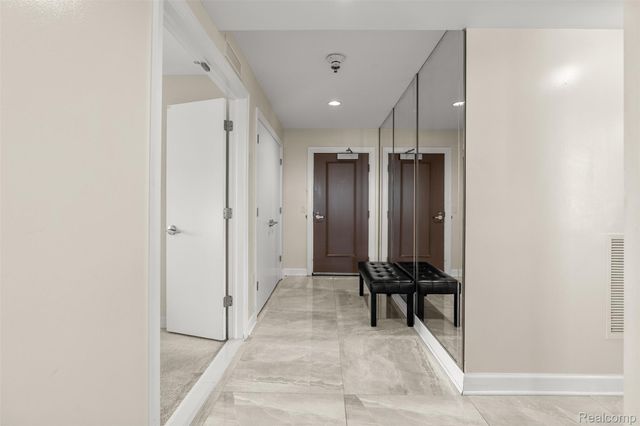 525 W Lafayette Boulevard 11B, Detroit, MI 48226