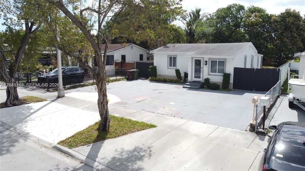 734 W 32nd St 734, Hialeah, FL 33012