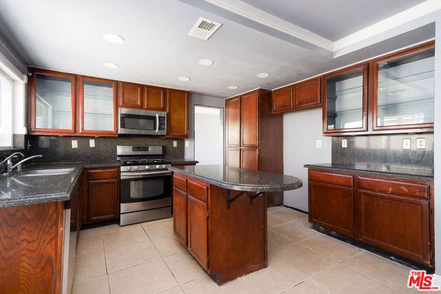 37712 Duffel Street, Palmdale, CA 93552