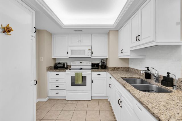 285 107TH AVENUE 701, Treasure Island, FL 33706