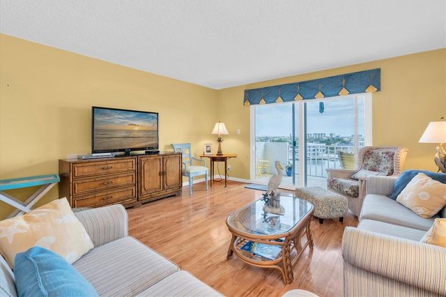 285 107TH AVENUE 701, Treasure Island, FL 33706