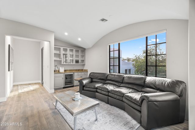 4725 N LAUNFAL Avenue, Phoenix, AZ 85018