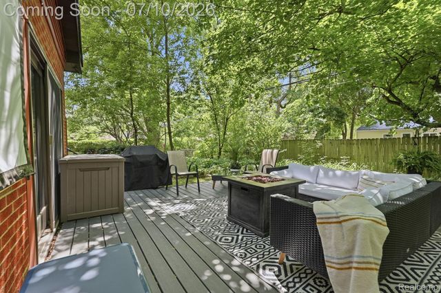 1061 Western Drive, Ann Arbor, MI 48103