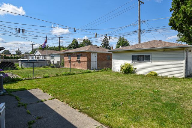 5036 S Leclaire Avenue, Chicago, IL 60638