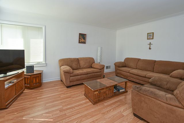 5036 S Leclaire Avenue, Chicago, IL 60638