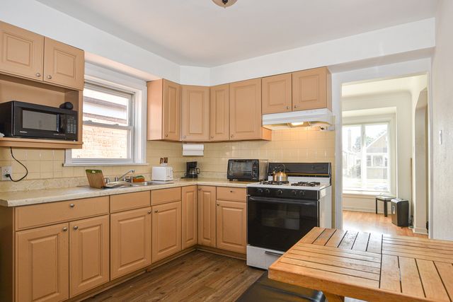 5036 S Leclaire Avenue, Chicago, IL 60638
