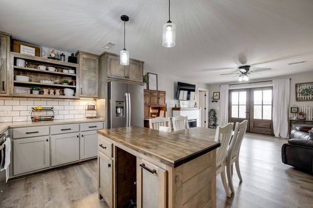 1043 Murphy Hollow Road, Vanleer, TN 37181