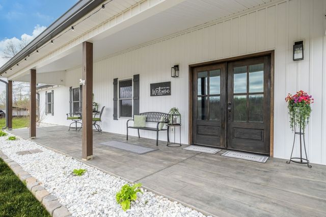 1043 Murphy Hollow Road, Vanleer, TN 37181