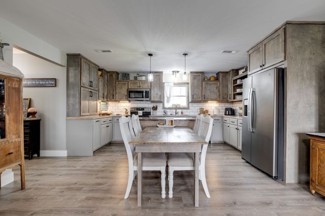 1043 Murphy Hollow Road, Vanleer, TN 37181