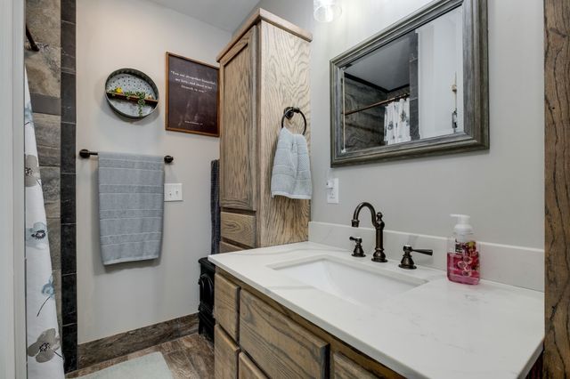 1043 Murphy Hollow Road, Vanleer, TN 37181