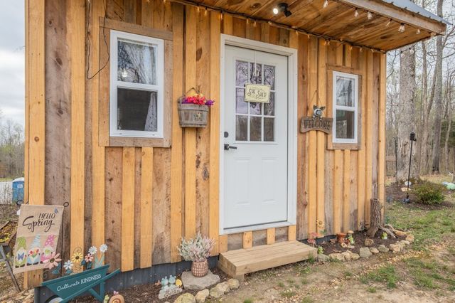 1043 Murphy Hollow Road, Vanleer, TN 37181