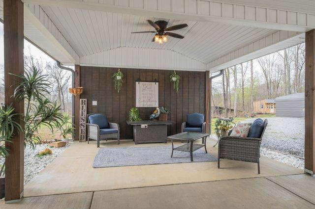 1043 Murphy Hollow Road, Vanleer, TN 37181
