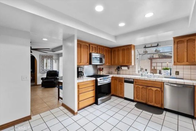 1152 N Redding, Upland, CA 91786