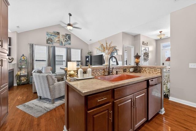 5688 Stearns Road, Dublin, OH 43016