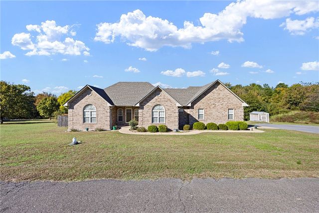 124 Mountain Point Road, Russellville, AR 72802