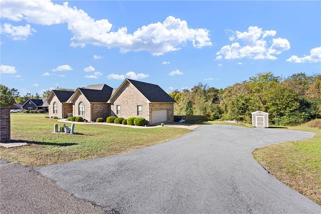 124 Mountain Point Road, Russellville, AR 72802