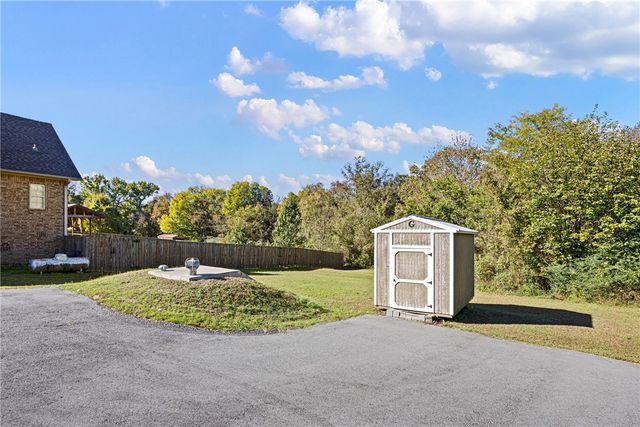 124 Mountain Point Road, Russellville, AR 72802