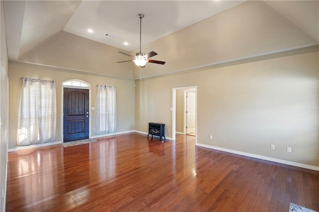 124 Mountain Point Road, Russellville, AR 72802