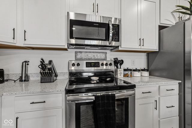 5206 Bramwell Lane, Whitestown, IN 46075