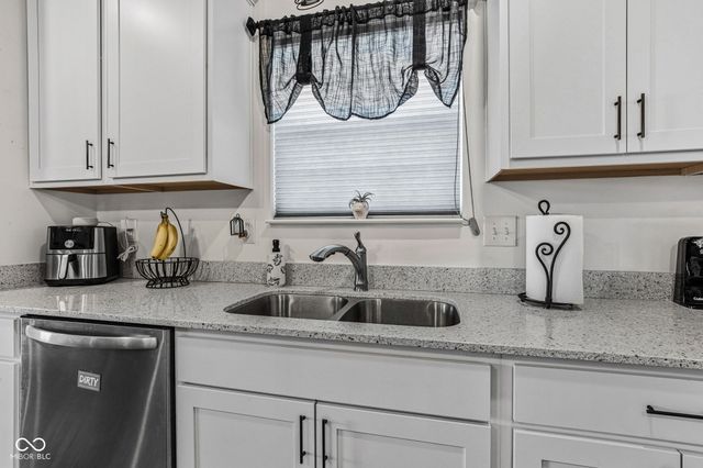 5206 Bramwell Lane, Whitestown, IN 46075